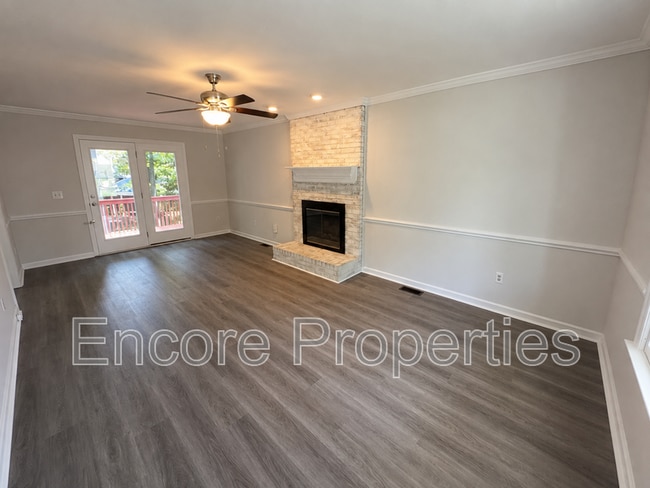 203 Wood Hollow Dr