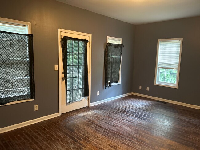 Room in Duplex on Ridge Ave NW