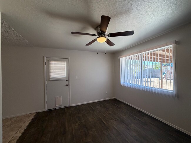 Photo - 3Bed 1 Bath Peoria House