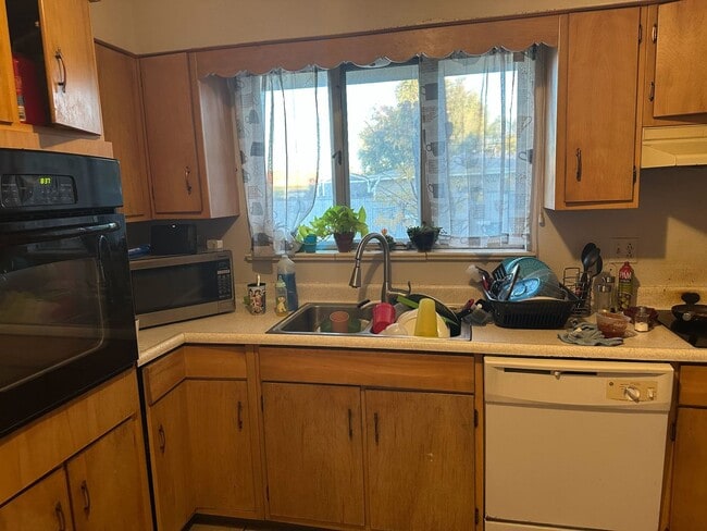 Photo - Long Realty & Property Management - 4 Bed ...