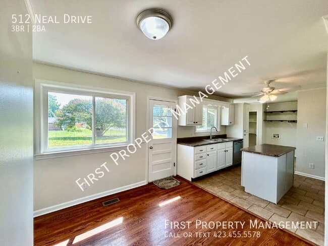 Photo - 512 Neal Dr
