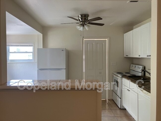 Photo - 2033 20th St S