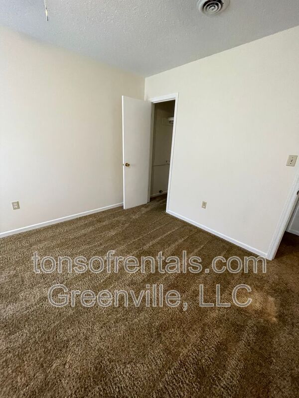 100 Stonecreek Drive Condo Unit D Condo for Rent in Spartanburg, SC