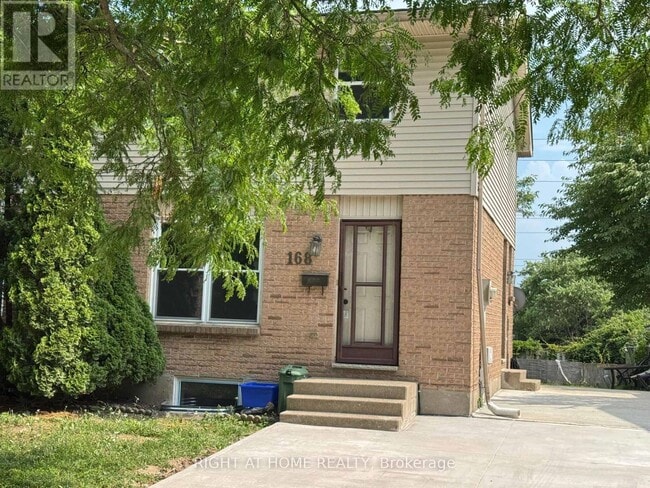 Photo - 168 Golfdale Crescent