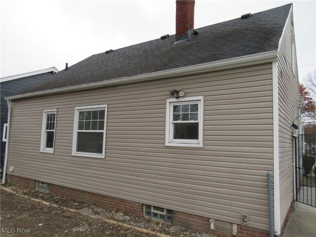 Photo - 4738 Lawrence Ave