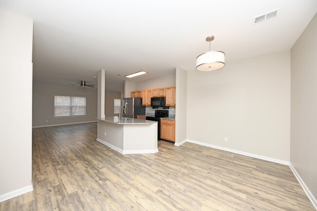 Kitchen + Breakfast Bar