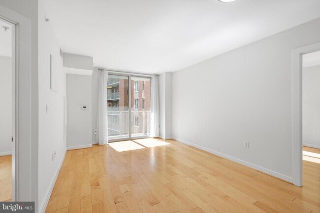 Photo - 1000 New Jersey Ave SE Unidad 528