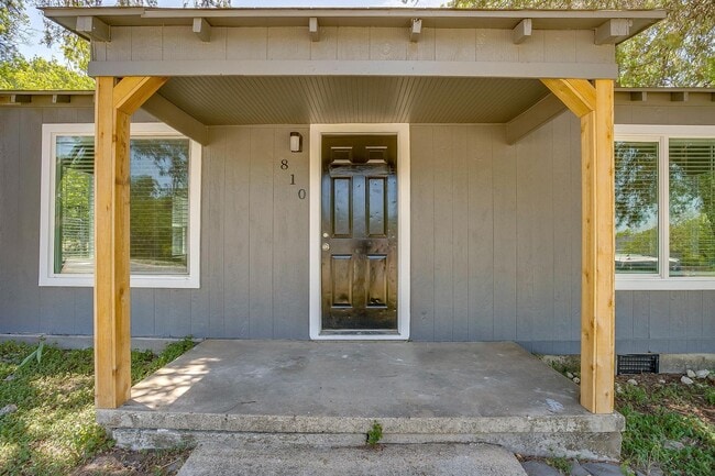 Photo - Amazing Remodeled 2 Bed, 1 Bath Ready tor ...