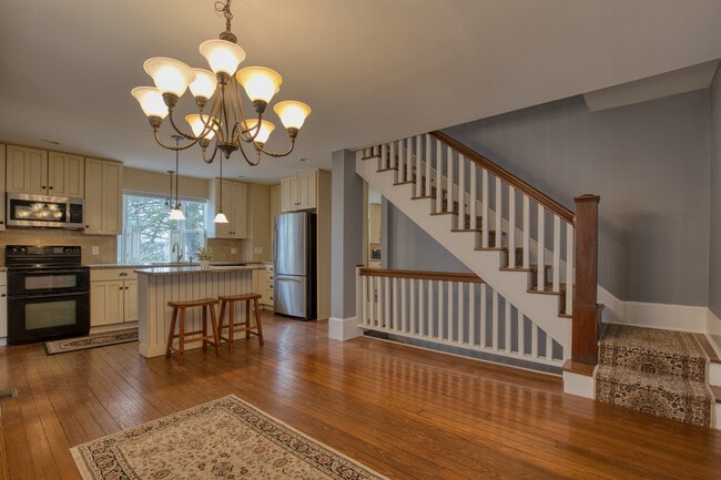 Photo - 8 Glenwood Ave