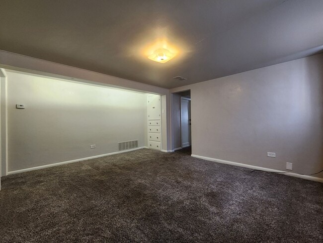 Photo - PRICE DECREASE! One Bed One Bath Garden Le...