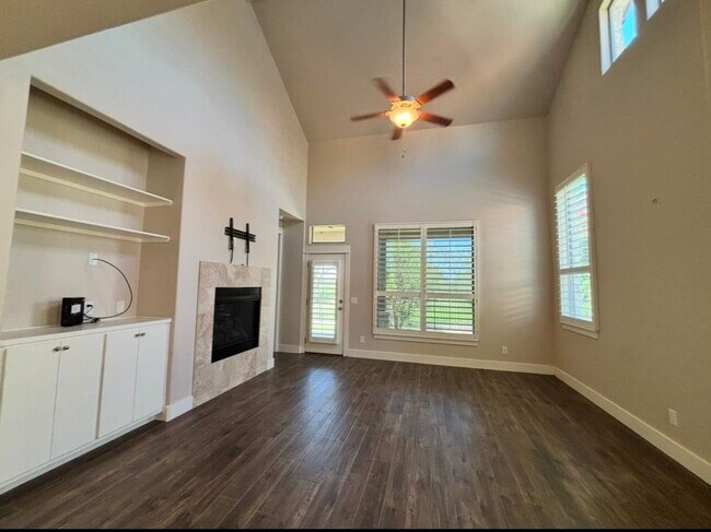 Photo - 112 Tuscan Dr