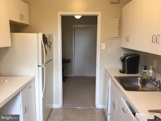 Photo - 135 S 19th St Unidad 804