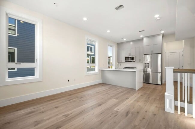 Photo - 120 School St