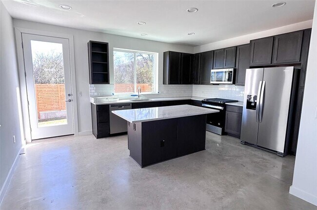 Photo - 1191 Sarabeth Way