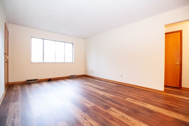 Building Photo - 3036 Carskaddon Ave Unit 1 Rental