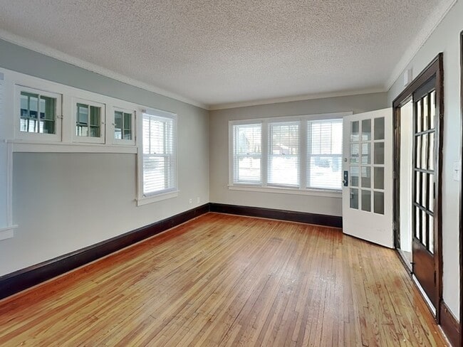 Photo - 891 Hazelwood St