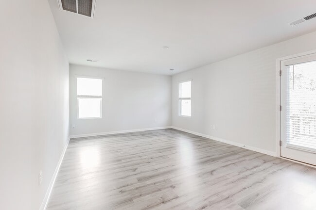 Photo - 620 Millsgate Cir