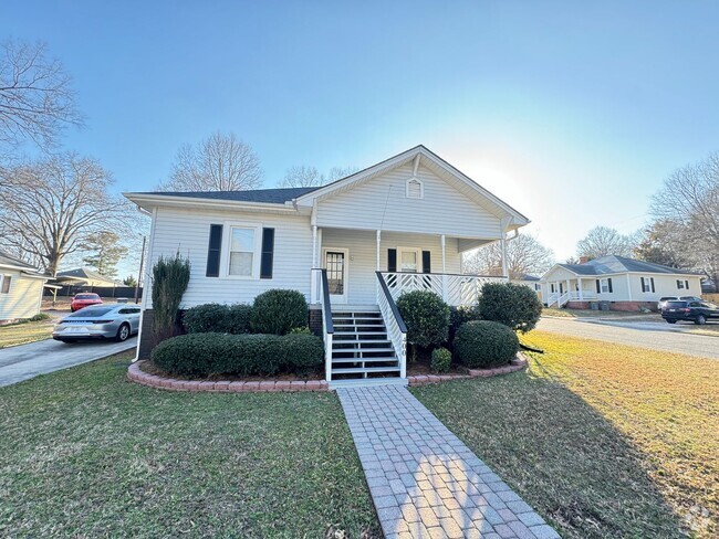 Building Photo - Charming 3-Bedroom Home in Kannapolis – Co...