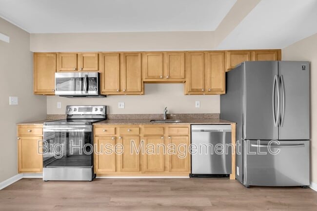 Photo - 490 Arwell Ct