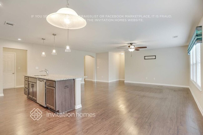 Photo - 351 Moonlit Trail