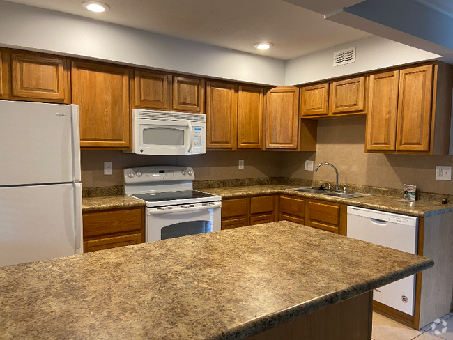 Building Photo - 814 Sandtree Dr Rental