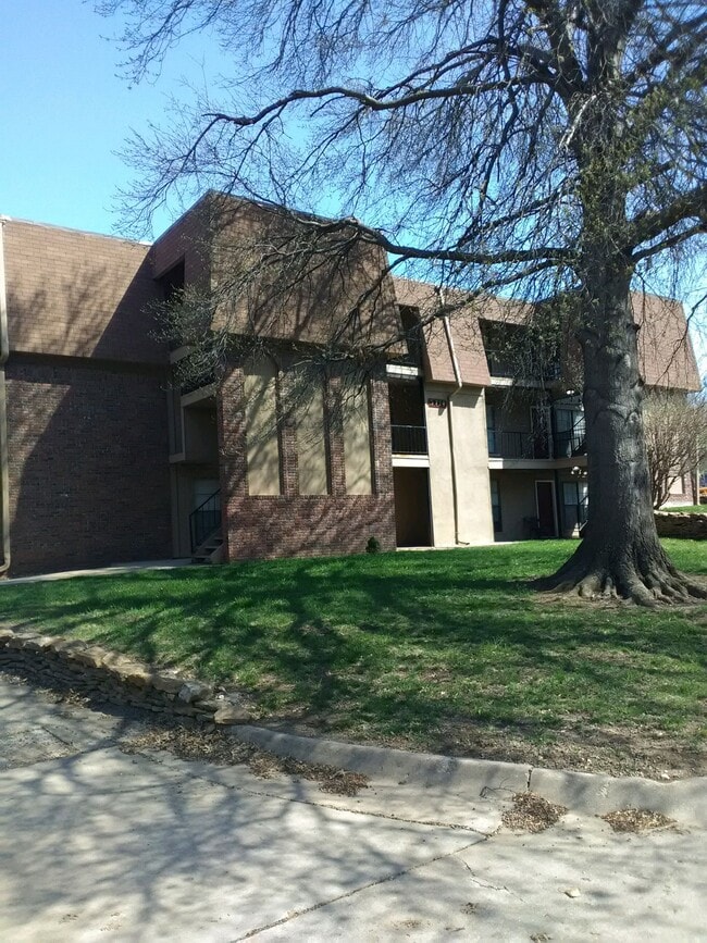 Building Photo - 3624 29th SW Ter Unit 16