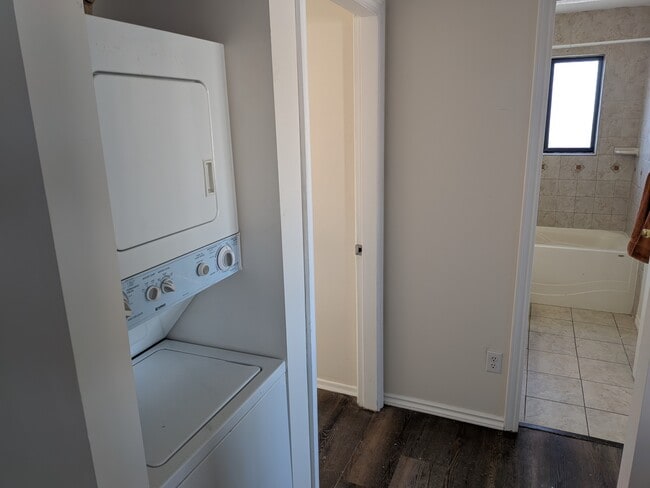 Photo - 8598 McCutcheon Ave