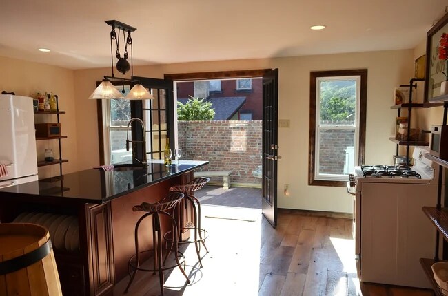 Kitchen - 607 Middle St