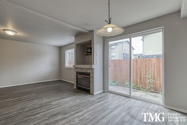 Photo - Pet Friendly Double Primary Townhome in Van Mall Neighborhood
