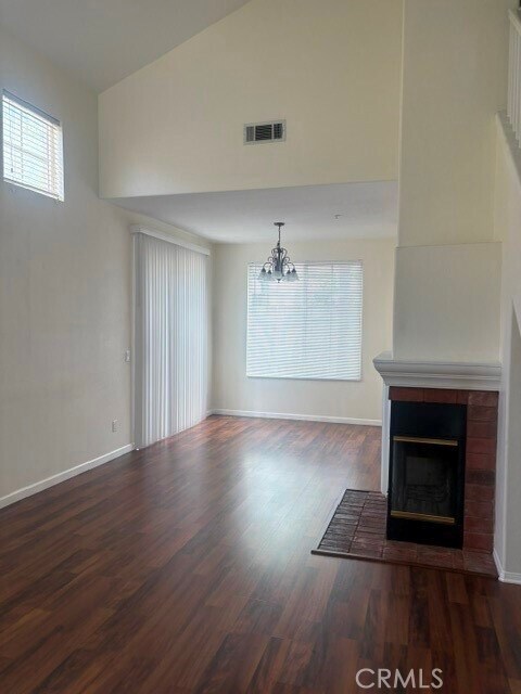 464 Middlebury Ct