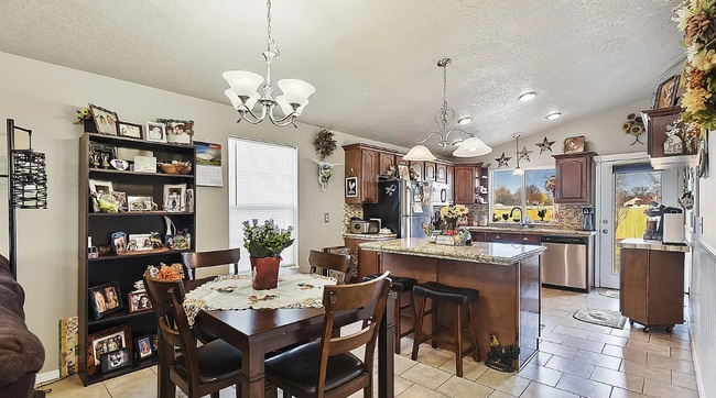 Photo - 928 Aspen Grove St