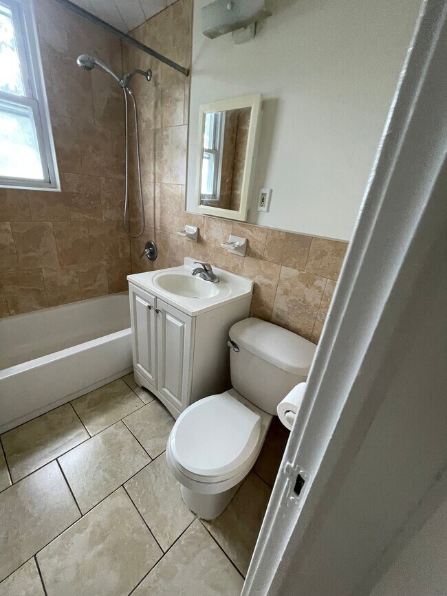 38 Feiner Pl Unit 2R