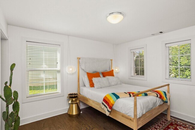 Photo - 4 BEDROOM, 5 BATH, 2-CAR GARAGE-