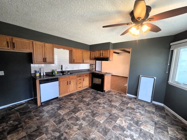 Photo - 3345 S Jefferson Ave