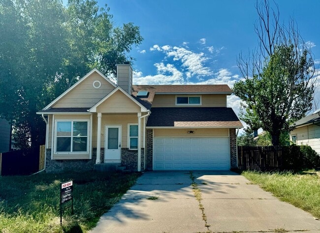 Building Photo - Lovely 3 bedroom/2 bath home in Fountain V...