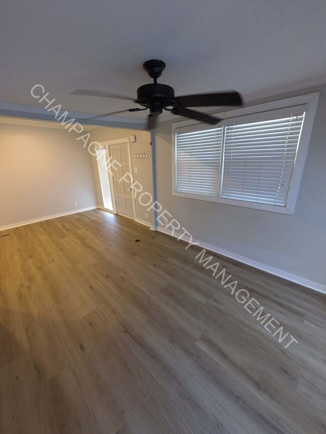 Photo - 3 Bedroom Home, conveniently located near UMKC!