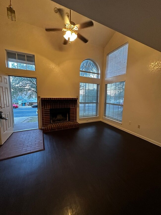 Photo - D.Schrager Properties3 (7213 Oak Meadow Dr) Unit A