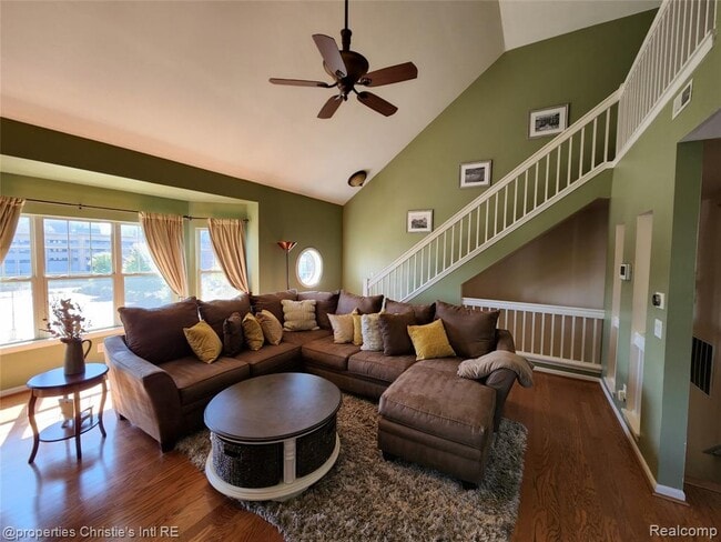 Photo - 135 Winder St