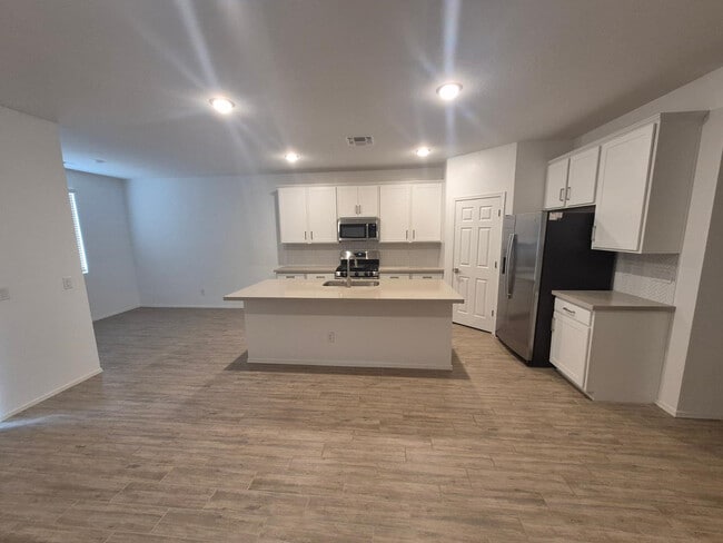 Photo - 47792 W Mellen Ln