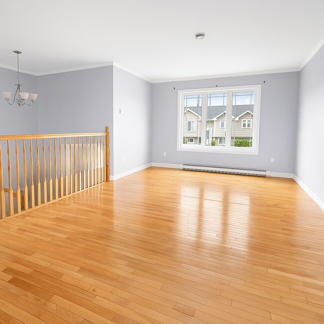 Photo - 60 Hopedale Crescent