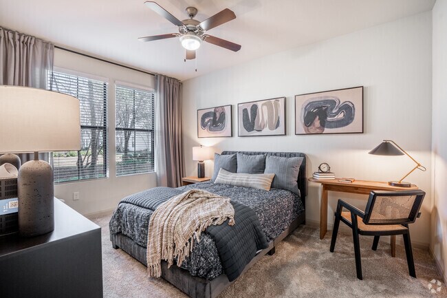 2 habitaciones, 2 baños, 1088 pies cuadrados, dormitorio principal - Kingsland West