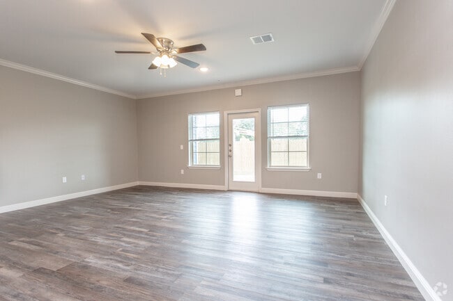 2 Br, 2 Ba - 1291 SF