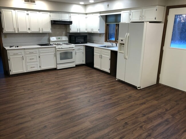 Photo - Recently Renovated 3-bedroom Home near Monk Botanical Gardens