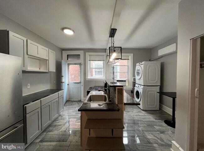 Photo - 5231 Wissahickon Ave Unidad 2