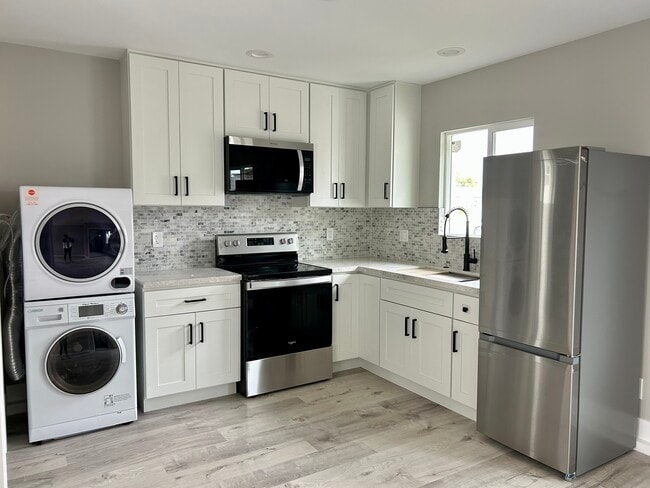 Photo - 5534 Santa Barbara Ave Apartamentos Unidad New Studio Available
