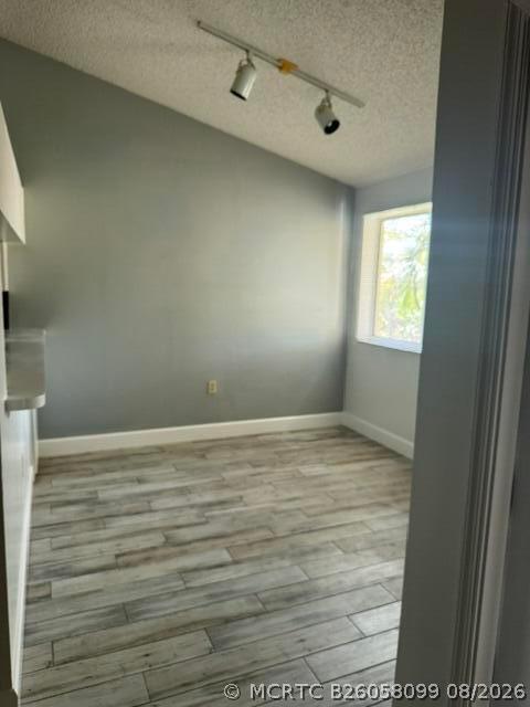Photo - 22303 Glenmoor Dr
