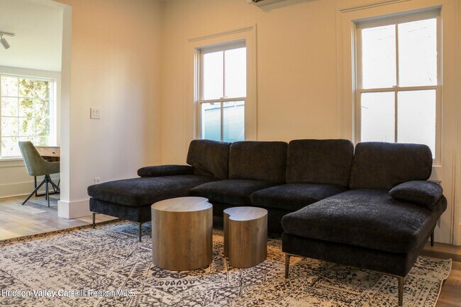 Photo - 18 Rock City Rd