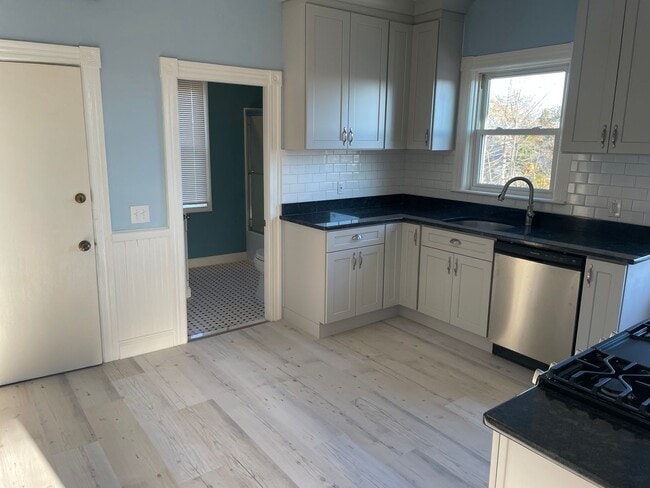 Building Photo - *55 River Avenue Unit 3