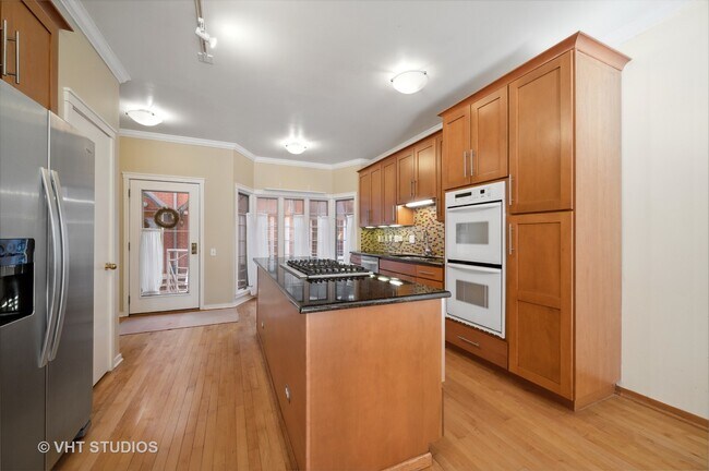 Photo - 851 W Gunnison St