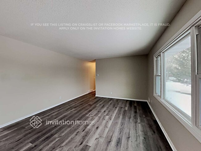 Photo - 224 Oak Park Dr NE